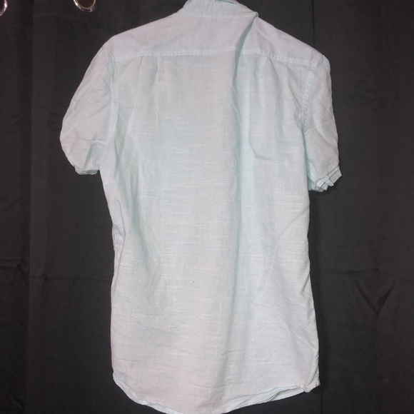 IZOD Short Sleeve Button Up Size Small - Picture 3 of 4